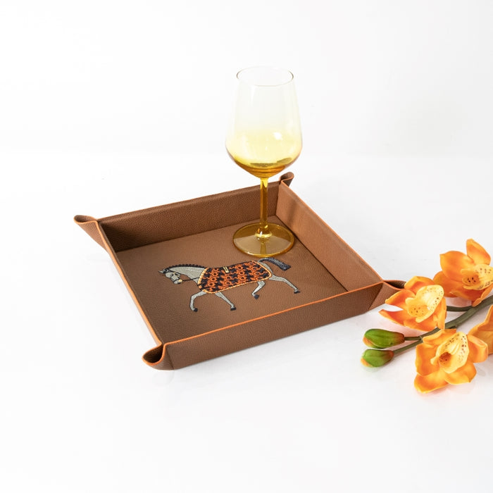 VALET TRAY SQUARE WITH EMBROIDERY HORSE 26CM (202042186)